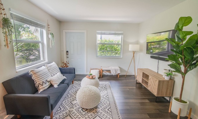 Delray Beach Villa | π Private Villa βοΈ 5 min to Beach, Shops & Downtown Atlantic Ave