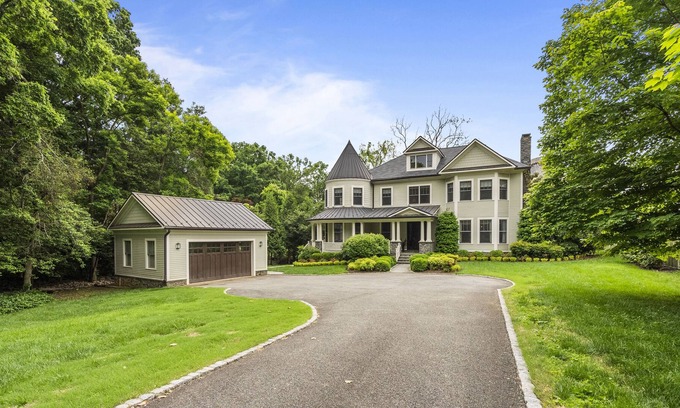 Jefferson Manor Villa | Private Villa By The Potomac River