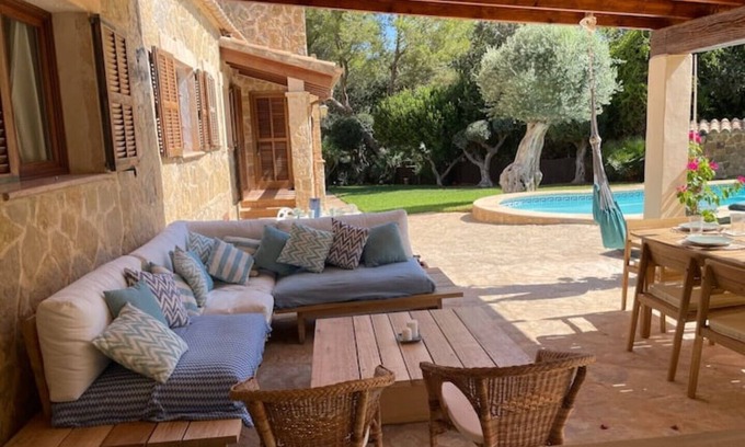 Mal Pas-Bon Aire Villa | Private villa with pool & marina view near beaches