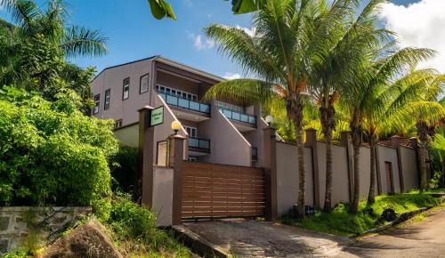 La Misere Apartment | Private Villa with Pool by CliffHanger Villas
