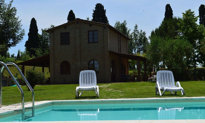 Ponte di Gabbiano Villa | Private Villa with private pool, A/C, WIFI, TV, veranda, panoramic view, parking, close to Siena
