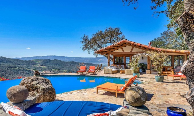 St. Helena House | Private Vineyard Hilltop Estate