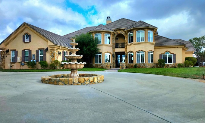 Murrieta House | Private Vineyard Oasis: Luxe Estate, 360 Views, Pool/Spa, Theatre, Sports Court!