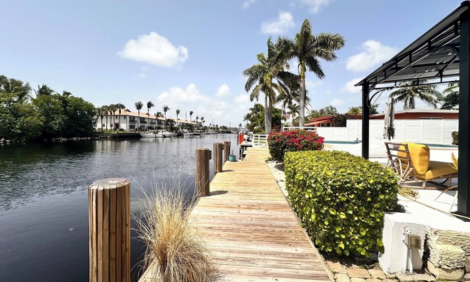 Garden Isles House | Private Waterfront, Ocean Access w/Dock, Pool, Hot Tub, Pompano Beach Paradise