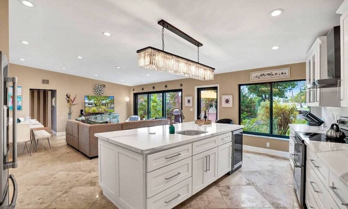 Wilton Manors House | Private Waterfront Home in Wilton Manors | Kayaks & BBQ | Minutes From The Beach