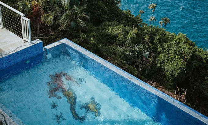 Estate Peterborg Villa | Private Waterfront 5 Bedroom Villa! Stunning views from every room!