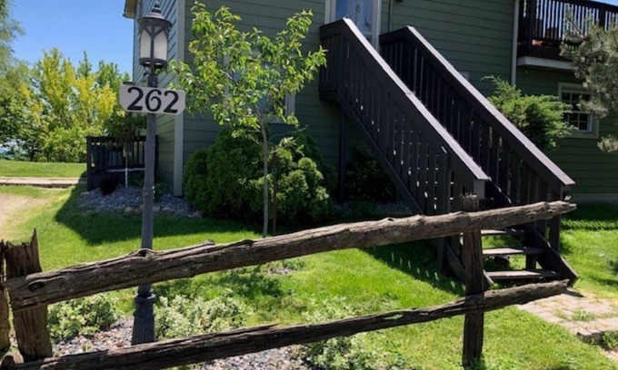 Leamington Cottage | Private Waterfront Loft - an amazing lake view
