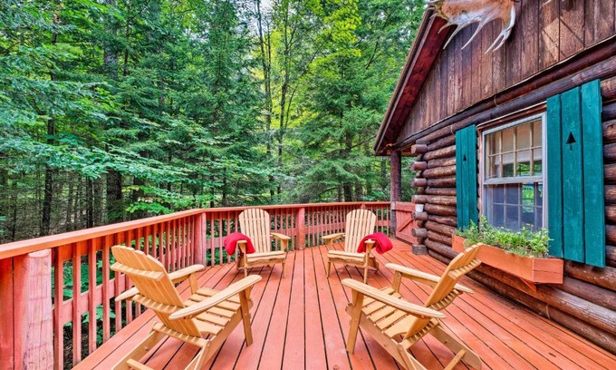 Wilmington House | Private Wooded Cabin 7 Mi to Mount Snow!