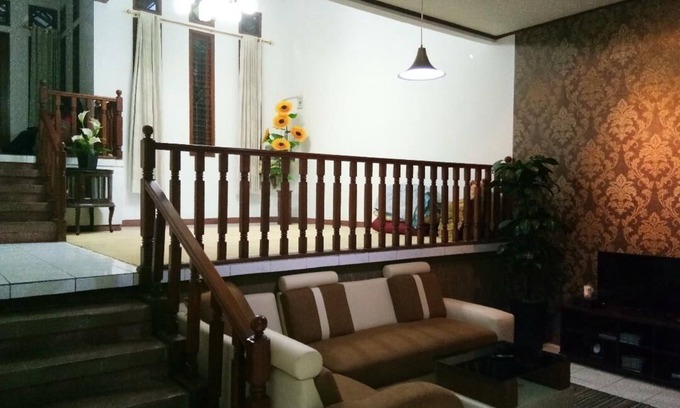 Bandung House | PrivateHome,Breakfast,Wifi Near Pasteur