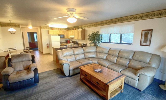 Lead Condo | Privately Owned 2-bedroom condo at Barefoot Resort located at Terry Peak, SD!