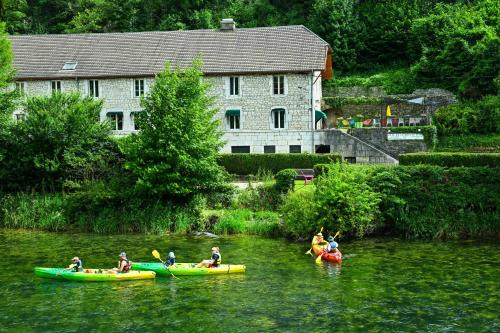 Lods House | Privatisez un ancien hôtel Gîte de groupe La Truite d Or au bord de la rivière