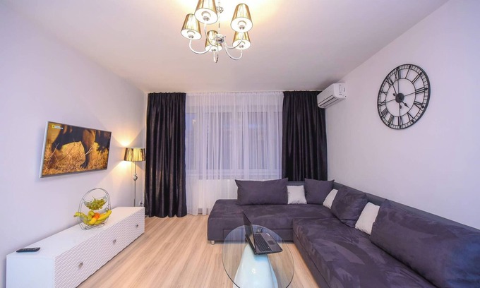 Bucharest City-Centre Apartment | Privilege Apartment - Two Bedrooms - 5 Guests - Cismigiu Gardens