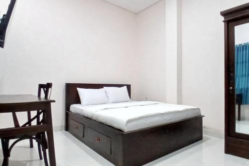 Ngemplak Hotel | Priyanka Guesthouse Syariah Maguwo Mitra RedDoorz