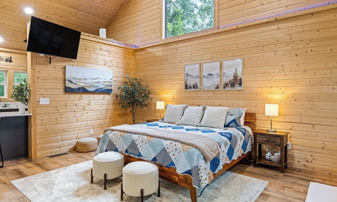Cleveland Cabin | Prized Gem - 3rd Night Free! See Details Below.