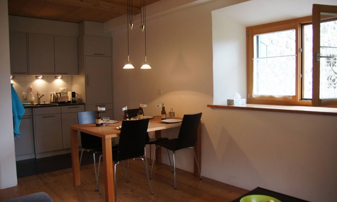 Ardez Apartment | Pro La Tour Pitschna: Modern 2.5-room flat in Ardez next to the historic residential tower from the 13th century.