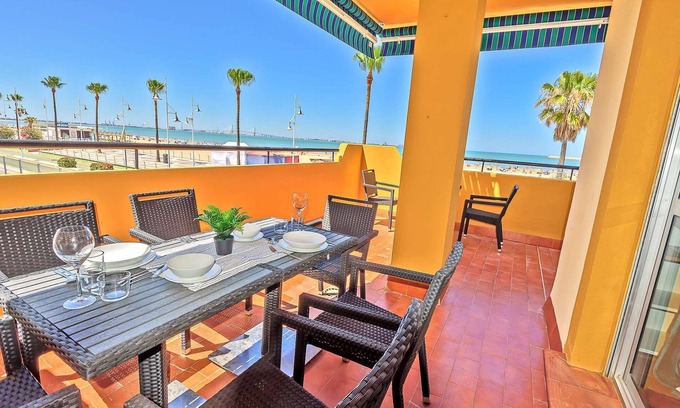Valdelagrana Apartment | Probably the best first-line apartment at Valderagrana beach