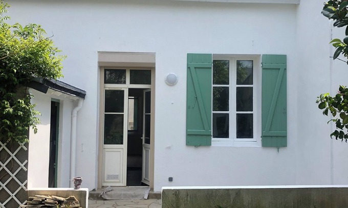Saint-Nazaire House | Proche Bord de Mer, Charmante Maison de Ville Rénovée Avec Terrasse et Jardin