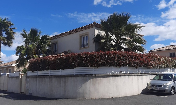Mauguio Villa | Proche de la mer Villa Avec Piscine Dans Village Idéal Pour les Familles
