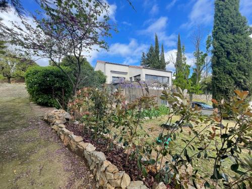 Clermont-l'Herault House | Proche Lac du Salagou, Chambre agréable avec salle d'eau et WC privé