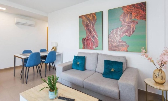 Piles Apartment | Proche Plage, Piscine, Wifi Gratuit