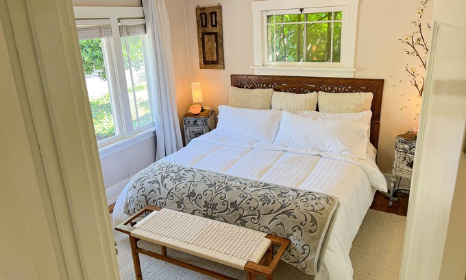 North End House | Proctor District SanctuaryJacuzzi and Sauna + Cafe Appliances. Ruston Way close!