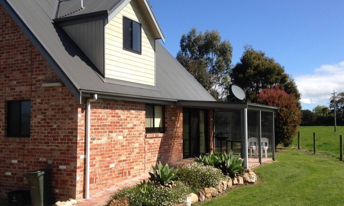 Waratah North Cottage | Prom Coast Holiday Lodge - Holiday Home 3