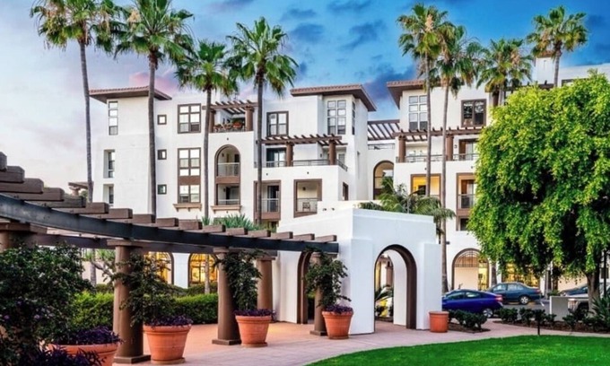Mission Valley Apartment | Promenade Rio Vista: 1BR in Mission Valley, San Diego w/AC & Gym