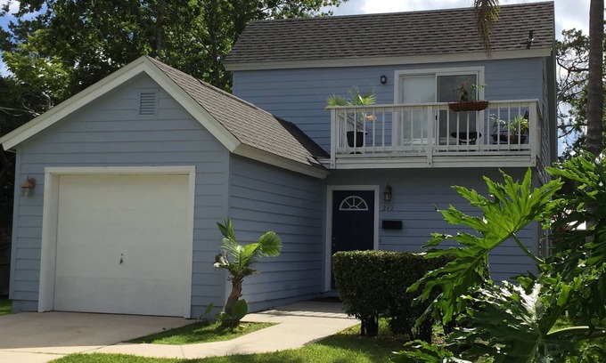 St. Augustine House | PROMO 10% MONTHLY DISCOUNT!n Location Anastasia Island home, Bring your bikes!