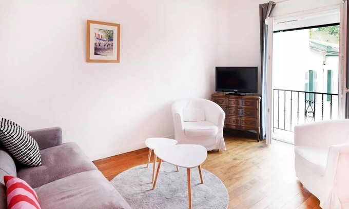Saint-Jean-de-Luz City Center Apartment | PROMO 50% from 24 to 31. 08. 2019 Renovated apartment, quiet downtown