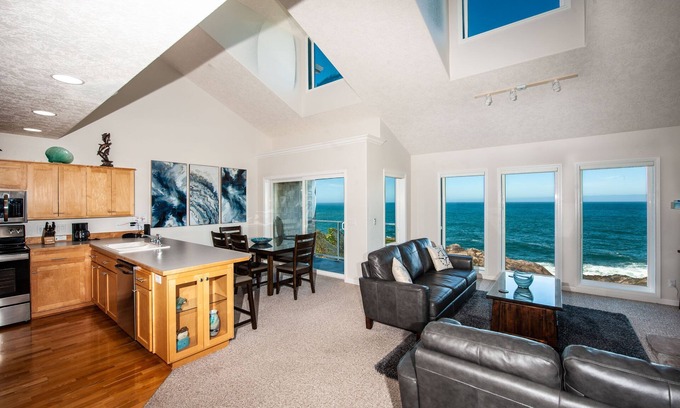 Depoe Bay Condo | Promo! Oceanfront Condo with Indoor Pool, Wifi and HDTV!