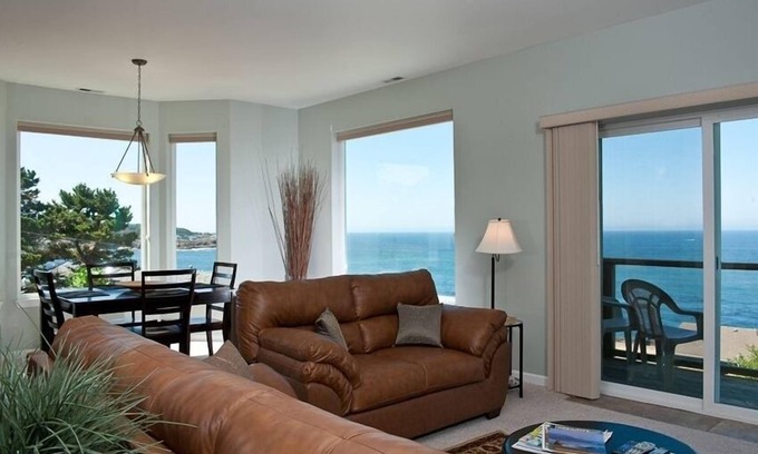 Depoe Bay Condo | Promo! Stunning Ocean Views~Top Floor Condo w/Free Wifi, HDTV and Much More