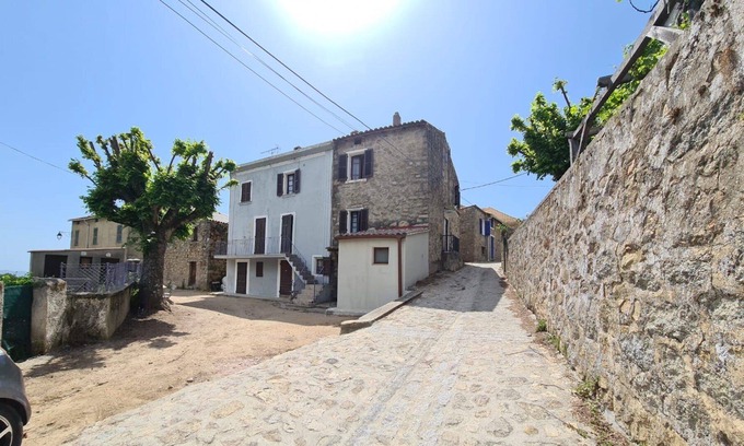 Renno House | PROMO TRADITIONAL STONE HOUSE between Sea and Mountain