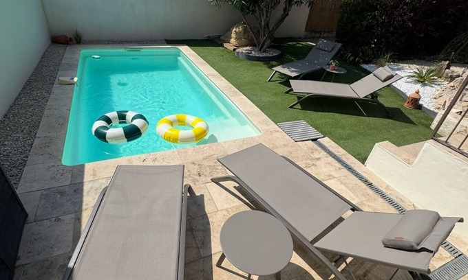 Roquemaure House | PROMOTION in progress ! private villa with swimming pool in quiet Provence