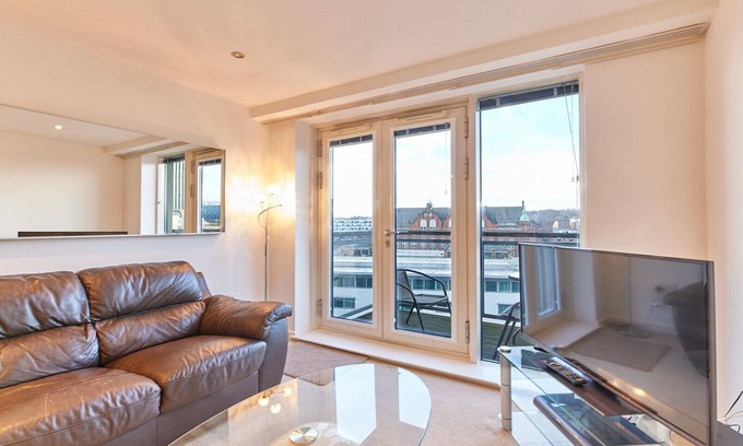 Newcastle-upon-Tyne Apartment | Properties Unique | Thornton