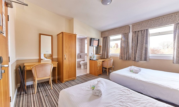 Jesmond Bed & Breakfast | Properties Unique | Dene Rooms Twin 21