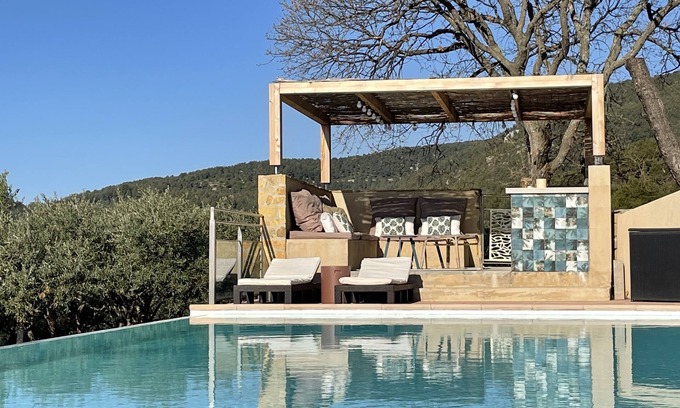 Ollioules House | Property sea view sleeps 14