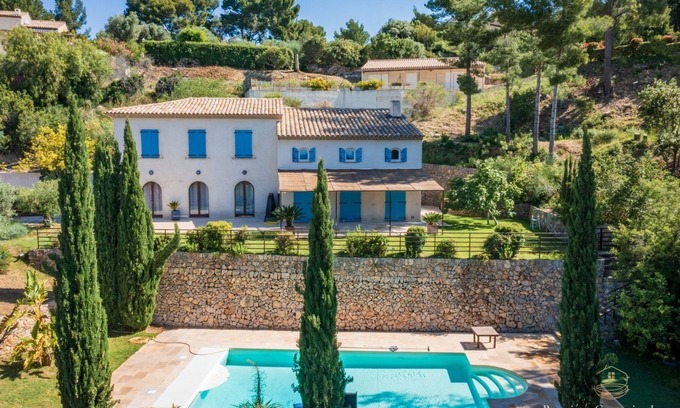 Ollioules Villa | Property with swimming pool and spectacular sea view in Sanary