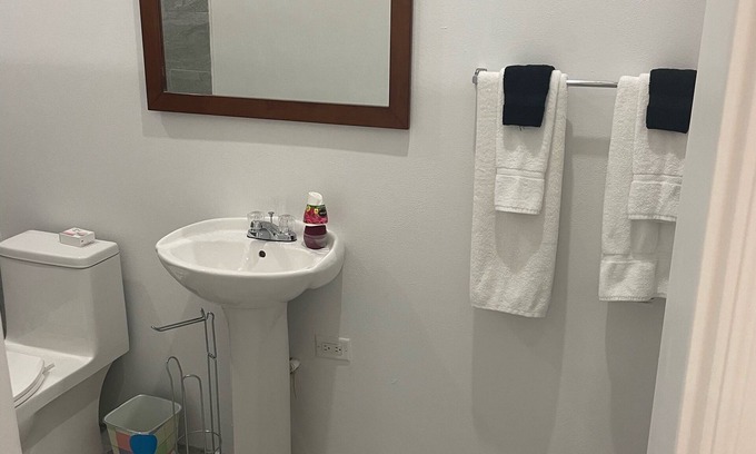 Bodden Town Apartment | Prosecco Estate Hybrid - Studio