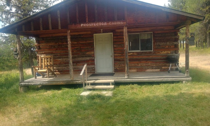 Elk City Cabin | Prospector Hitching post