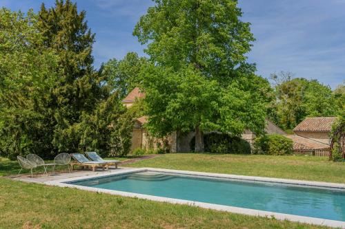Saint-Gervais-sur-Roubion House | Provençal Farmhouse With Shared Pool In The Drôme