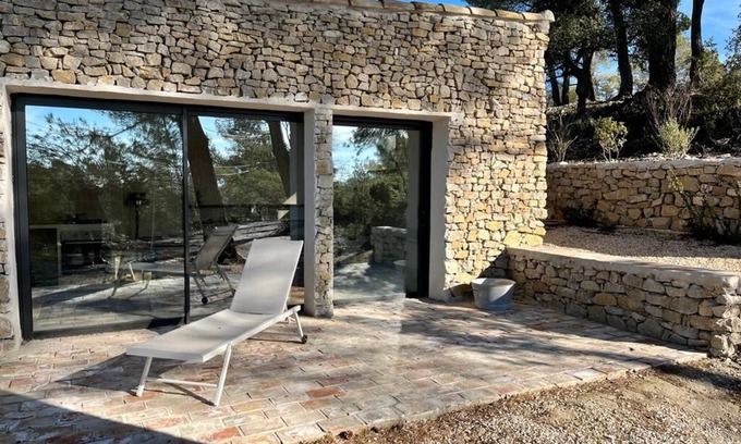 Pourrieres Villa | Provençal cabin under the pines - Sainte Victoire view