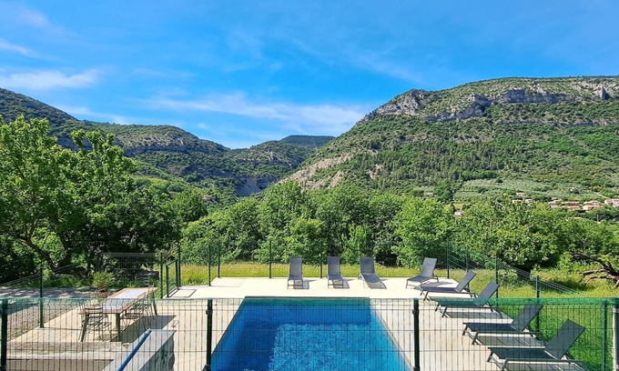 Sahune House | Provencal farmhouse/Heated pool*/14 people