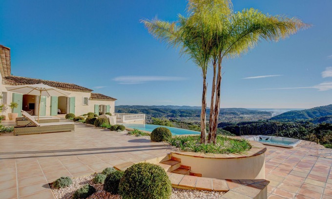 Pegomas Villa | Provencal Luxury Villa with pool and panoramic view