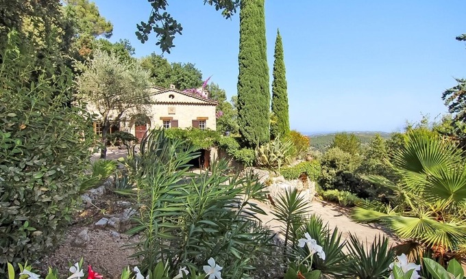 Saint-Cezaire-sur-Siagne Villa | Provencal stone villa