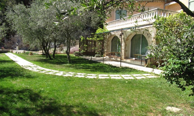 Speracedes Villa | Provencal villa in Cabris, between sea and mountains.