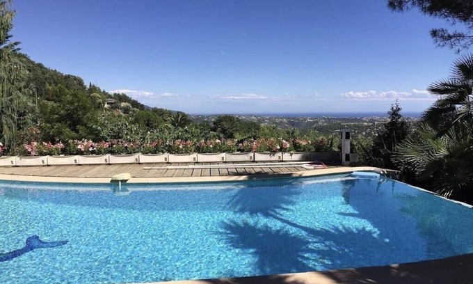 Saint-Jeannet Villa | Provençal Villa with private heated pool and fantastic Sea & Montain views
