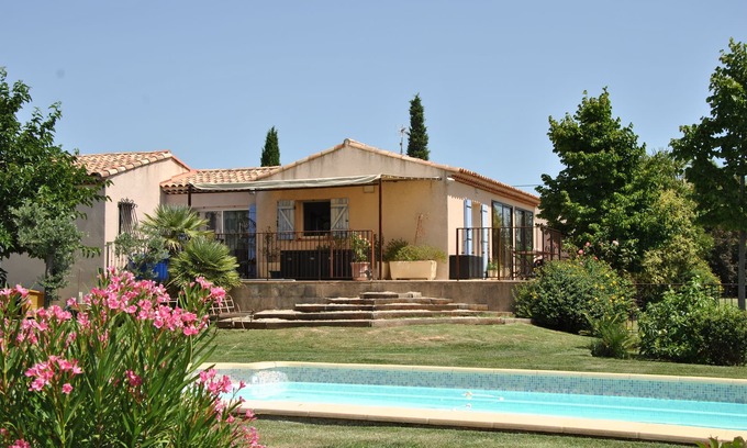 Pourrieres Villa | Provencal villa with pool at the foot of the holy victory