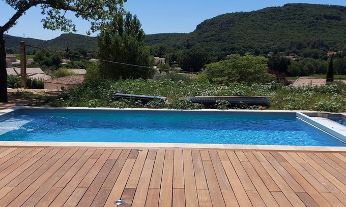 Gaujac Villa | Provence/Avignon/Uzès villa with view, air-conditioned, private and secure swimming pool