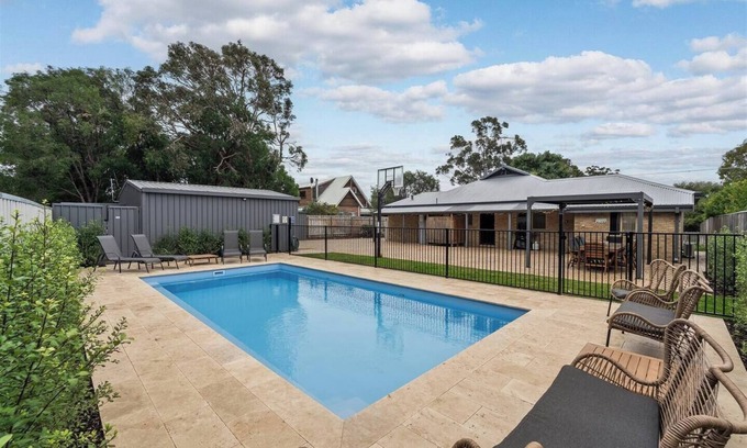Dunsborough House | Prowse Beach House Family Fun and Ocean Adventures