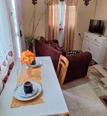 Jerningham Junction Apartment | psalms